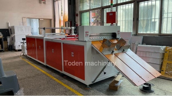 APET film roll to sheet cut machine to Vietnam 20240604
